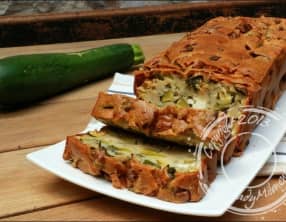 Cake à la courgette, feta et menthe