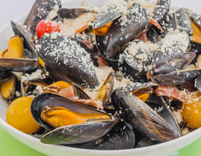 Moules au jambon sec et au pamesan