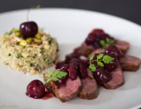 Magret de canard aux cerises