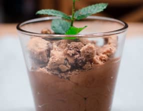 Mousse au chocolat façon pot de menthe fraîche