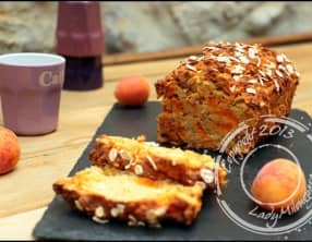 Cake healthy aux abricots et flocons de céréales