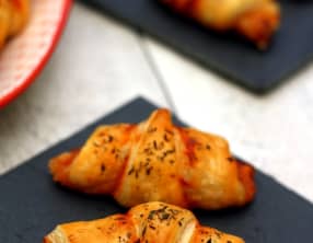 Croissants apéritifs façon pizza