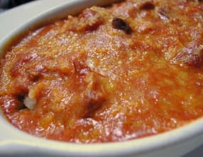 Gratin de carottes aux saucisses,fromage fondu au gruyère