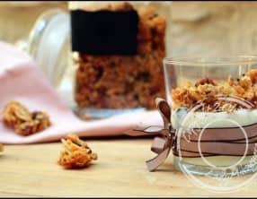 Granola croustillant aux flocons de riz, noisettes, coco et vanille