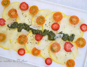 Carpaccio de courgette ronde marinée au citron vert et pesto de menthe