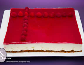 Cheesecake sans cuisson au cream cheese et gelée de framboise