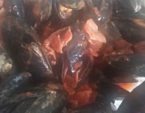 Moules à la plancha sauce basquaise