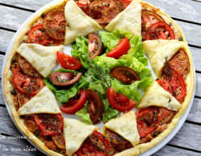 Feuilleté soleil au thon, câpres et aux deux tomates