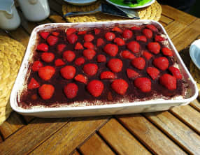 Dessert aux meringues à la fraise ou aux framboises
