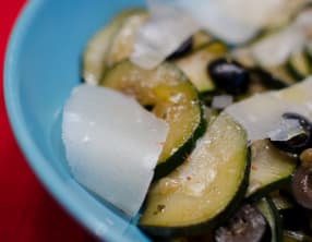 Courgettes aux olives et au parmesan