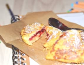 Sandwich perdu beurre de cacahuète et gelée de groseille