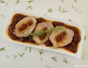 Rôti de porc caramélisé aux abricots et au romarin