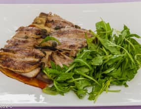 Pizza aubergines sardines et câpres