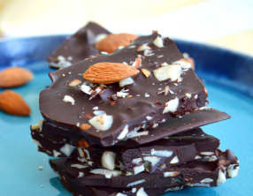 Mini snacks énergétiques chocolat et amandes