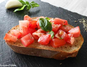 Bruschetta tomates, ail, basilic