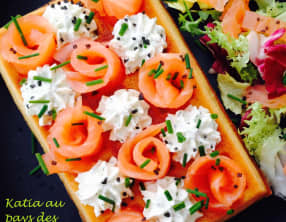 Gaufres au saumon fumé et à la crème d'aneth