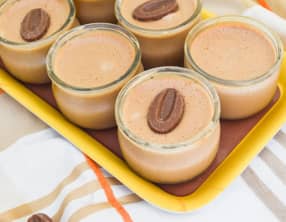 Crèmes au chocolat au lait Caramélia Valrhona