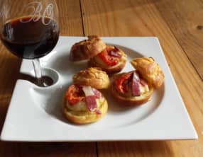 Petit choux apéro au magret fumé, crème d’amandes et parmesan