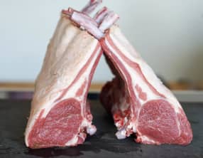 Parer un carré d'agneau