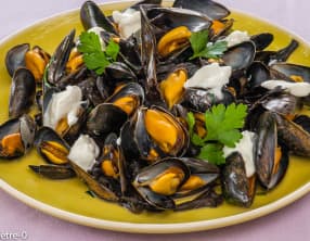 Moules aux trompettes de la mort et à la mozzarella