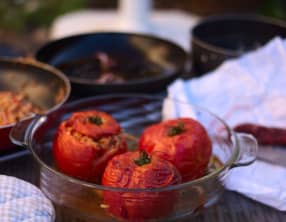 Tomates farcies aux encornets et au chorizo