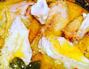 Poulet au lait et aux épices