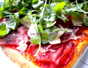 Pizza bresaola e rucola