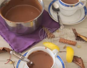 Le chocolat chaud à l'amande et aux épices