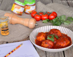 Boulettes de poulet à la sauce tomate curry coriandre
