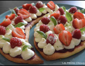 Tarte citron vert, fraises, framboises et basilic