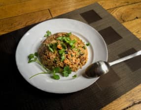 Riz sauté au tofu fumé et au fenouil