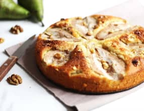 Gâteau aux poires, frangipane et noix