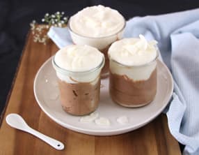 Duo de mousses chocolat et noix de coco