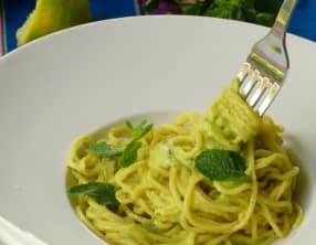Sauce légère à l'avocat pour spaghettis