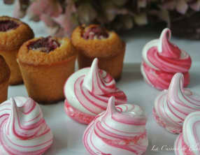 Meringues, financiers à la framboise