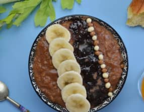 Porridge à l'avoine, banane et chocolat