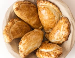 Empanadas fromage oignon et tomates mozzarella