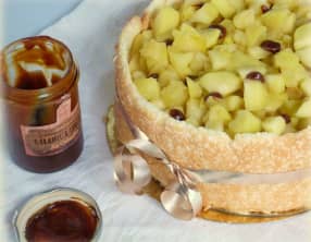 Charlotte au caramel beurre salé, pommes et calvados