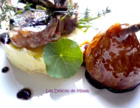 Côtes d’agneau au Sorcières, purée de panais et poires caramélisées au romarin