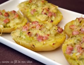 Pommes de terre farcies au jambon et à la fondue de poireaux