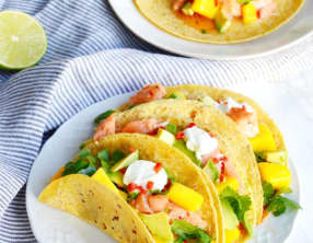Tacos Thai au saumon et salsa mangue-avocat