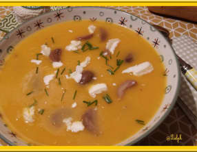 Velouté de courge Butternut accompagné de châtaignes et Chavignol