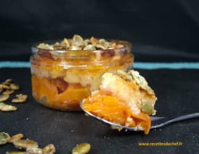 Crumble aux abricots et graines de courge