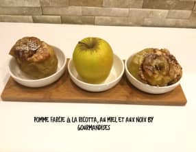 Pomme Golden farcie à la ricotta,au miel et aux noix