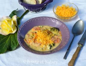 Soupe paysanne aux brocolis et au cheddar