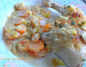 Fricassée de poulet aux carottes, poireaux, moutarde et crème