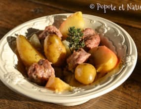 Rata de rattes du Touquet aux saucisses de Toulouse, chou blanc, pommes et Pommeau de Normandie