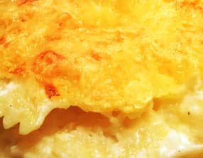 Gratin de pâtes au parmesan qui déchire
