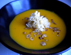 Crémeux de potimarron aux noisettes grillées et à la Tête de Moine