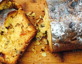 Cake aux fruits confits et aux amandes